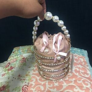 classy Elegant purse ordered to match a fit in person it didn’t match BRAND NEW